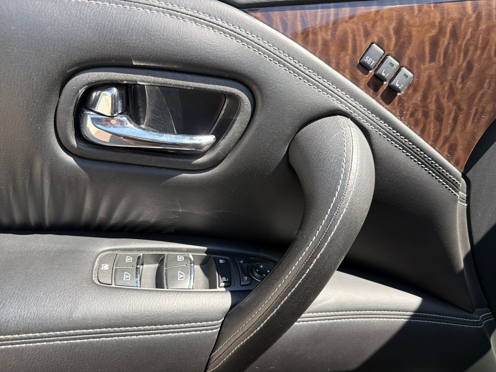 Used 2018 Nissan Armada SL AWD/4WD image 19