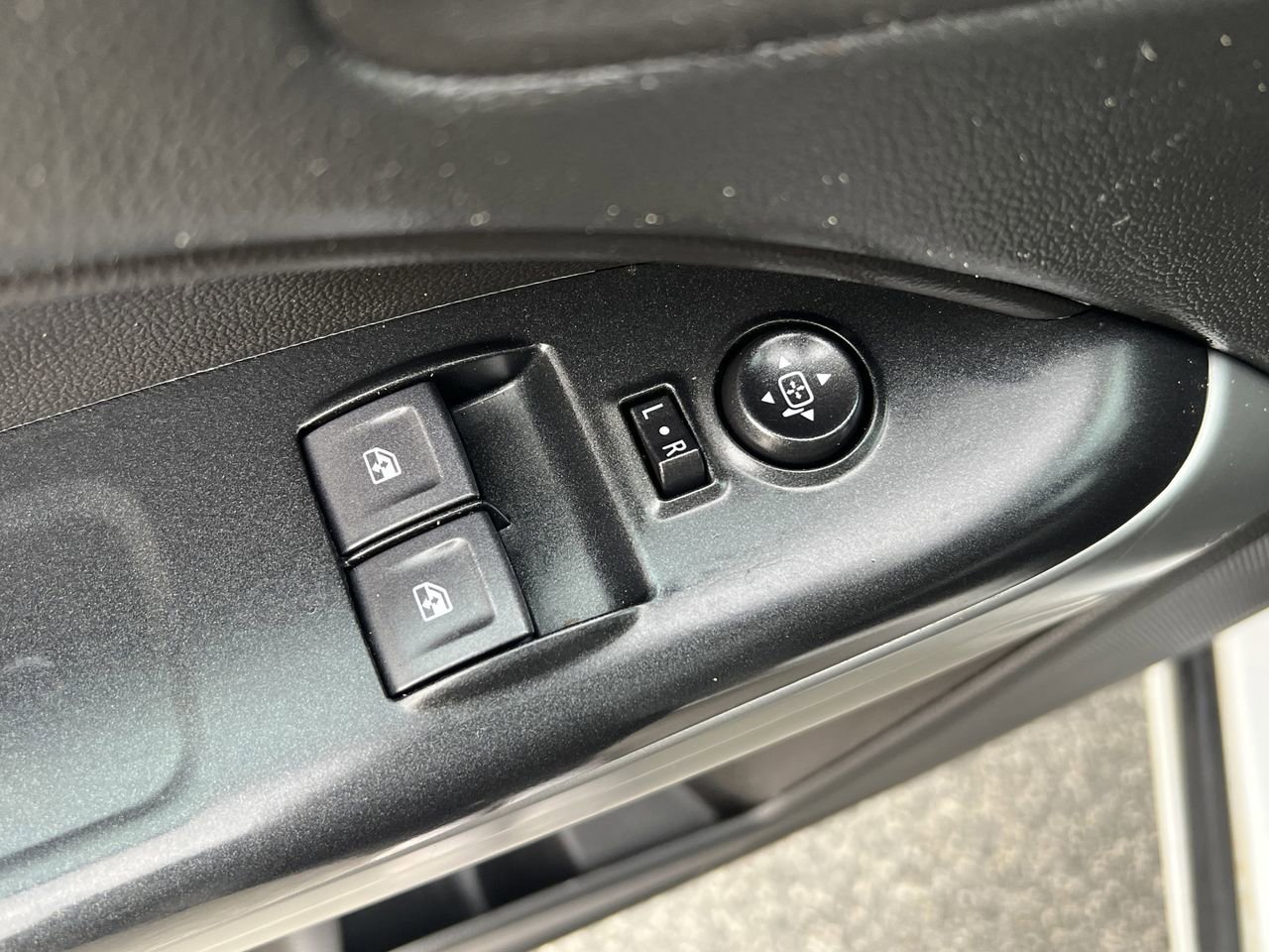 Used 2022 Chevrolet Colorado LT w/ Fleet Safety Package image 18