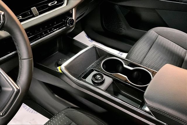 Used 2026 Chevrolet Equinox LT image 17