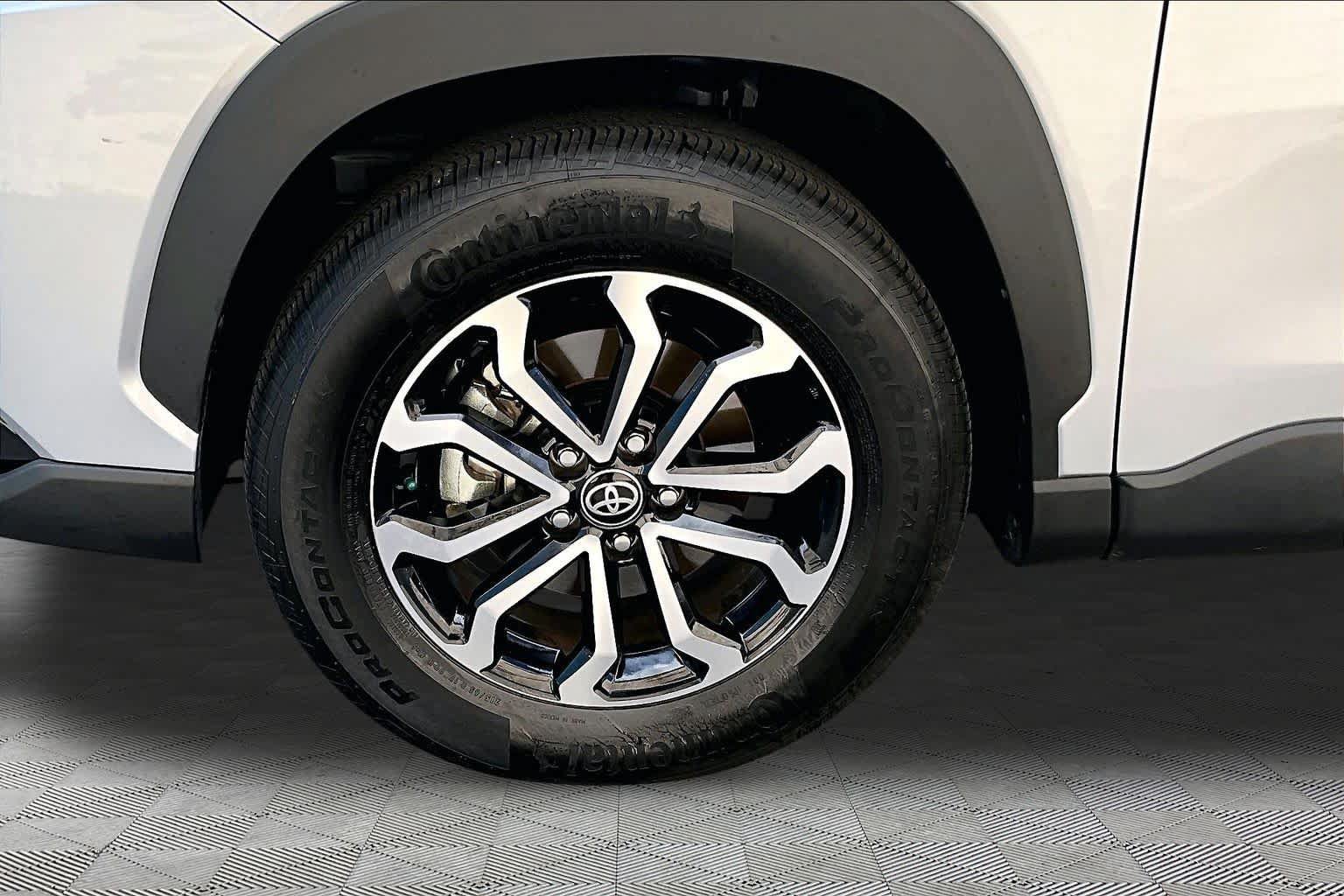 Certified 2023 Toyota Corolla Cross AWD Hybrid image 11