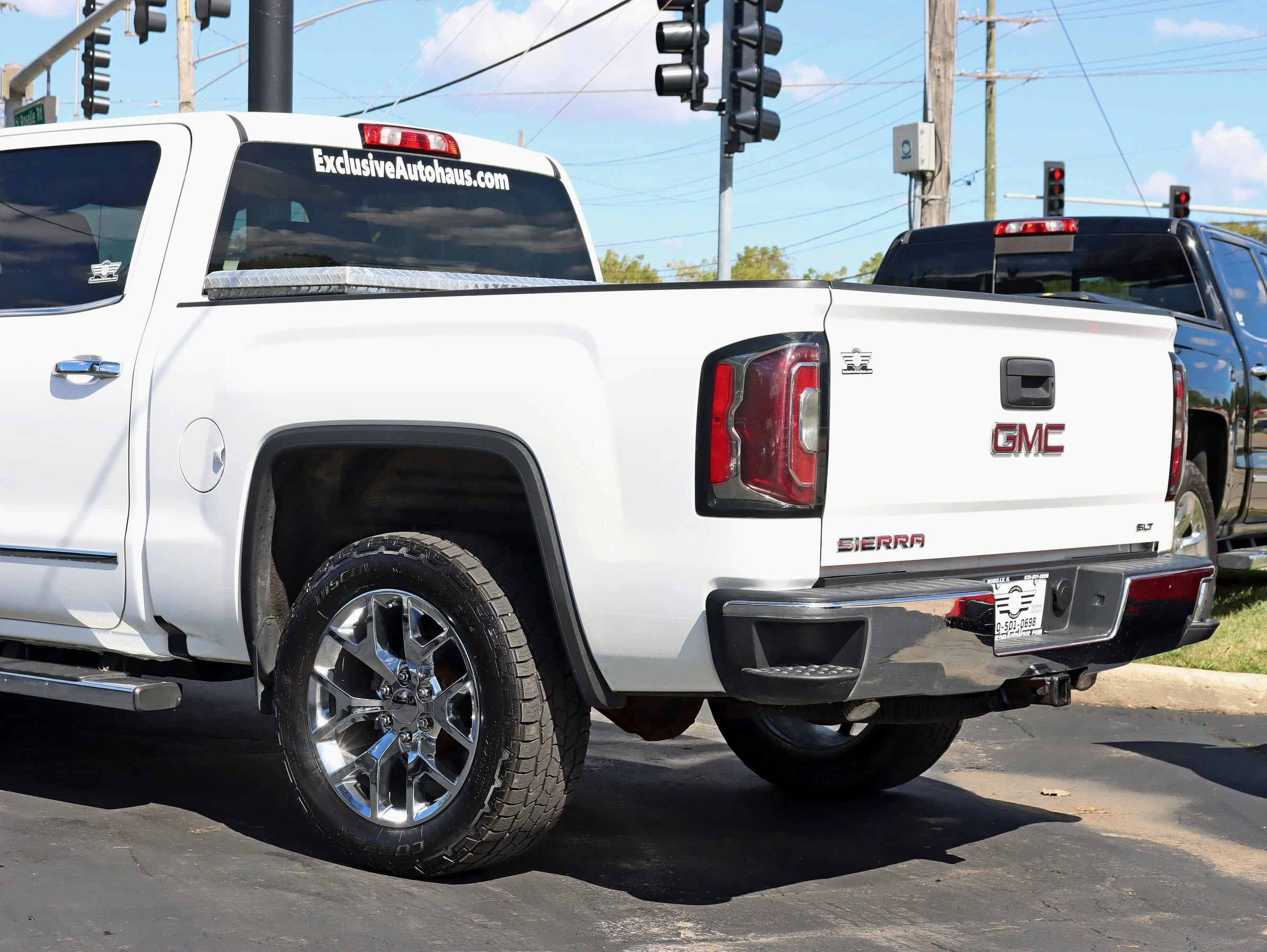 Used 2018 GMC Sierra 1500 SLT w/ SLT Premium Package image 11