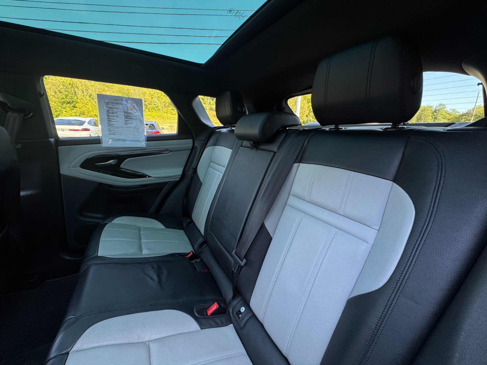 Used 2020 Land Rover Range Rover Evoque R-Dynamic SE image 53