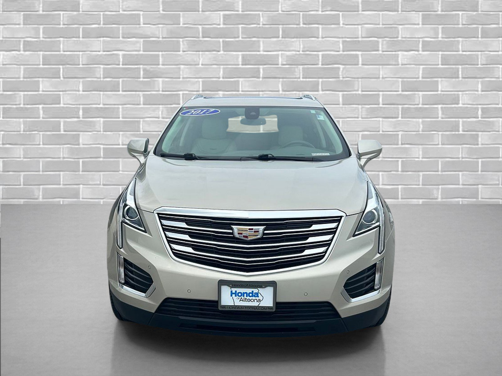 Used 2017 Cadillac XT5 Luxury w/ Driver Awareness Package AWD/4WD image 8