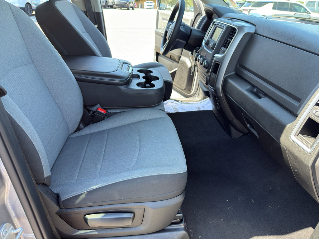 Used 2024 RAM 1500 Classic SLT image 28