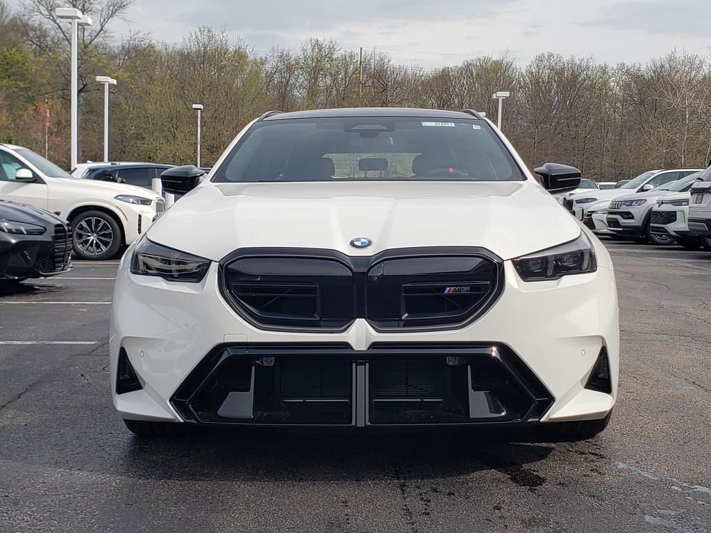 New 2026 BMW M5 Touring AWD/4WD image 2