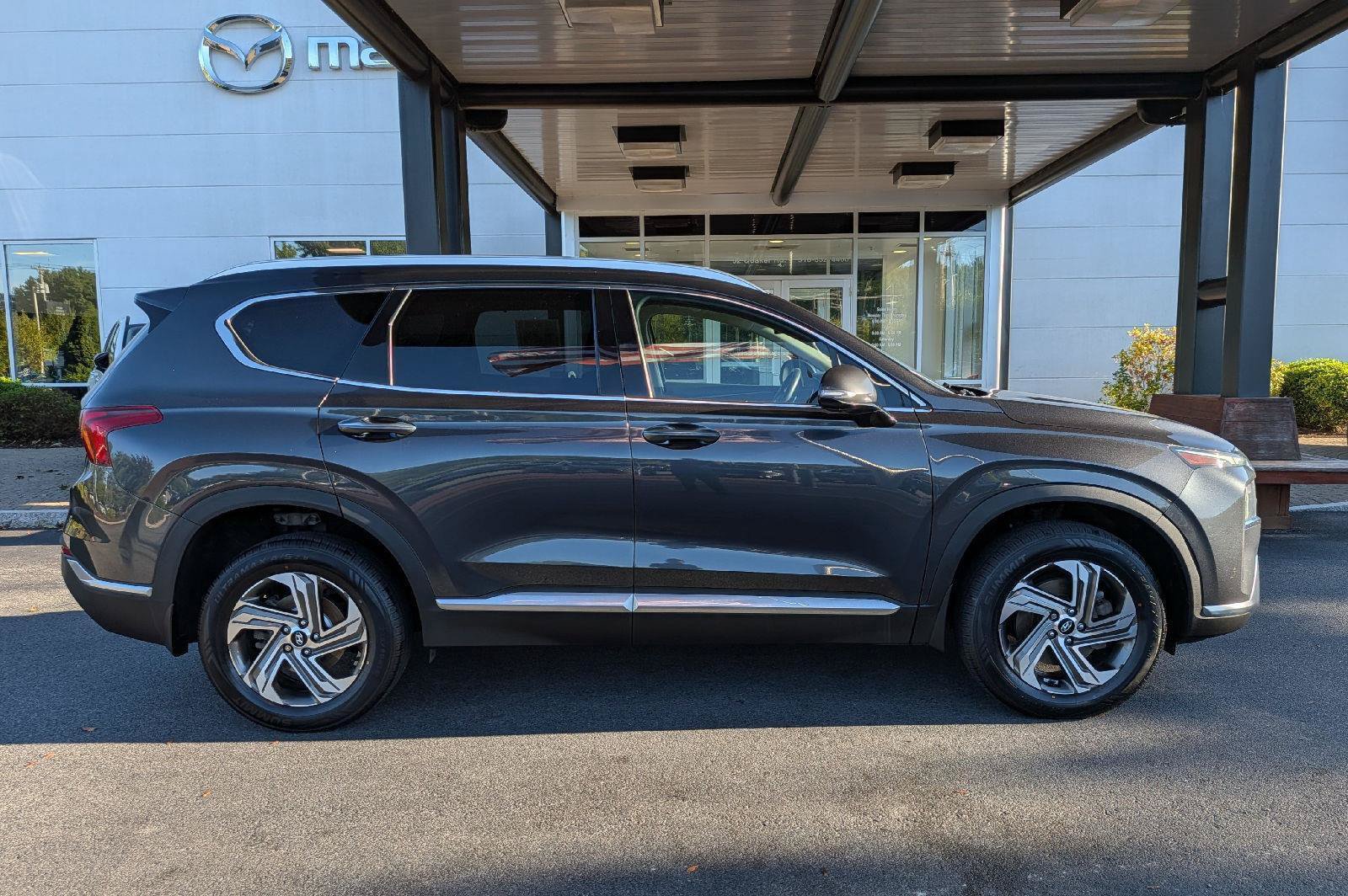 Used 2022 Hyundai Santa Fe SEL w/ Convenience + Premium Package AWD/4WD image 5