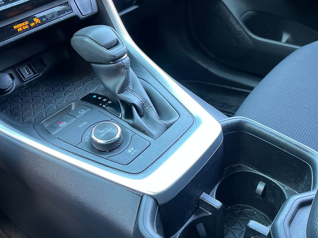Used 2022 Toyota RAV4 LE image 19