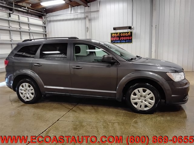 Used 2018 Dodge Journey SE w/ Connectivity Group image 2