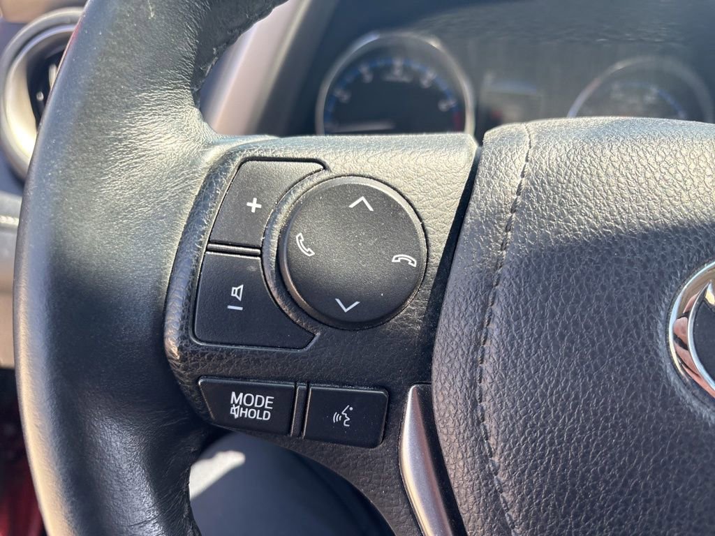 Used 2016 Toyota RAV4 XLE AWD/4WD image 17