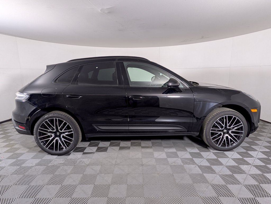 New 2026 Porsche Macan AWD/4WD image 8