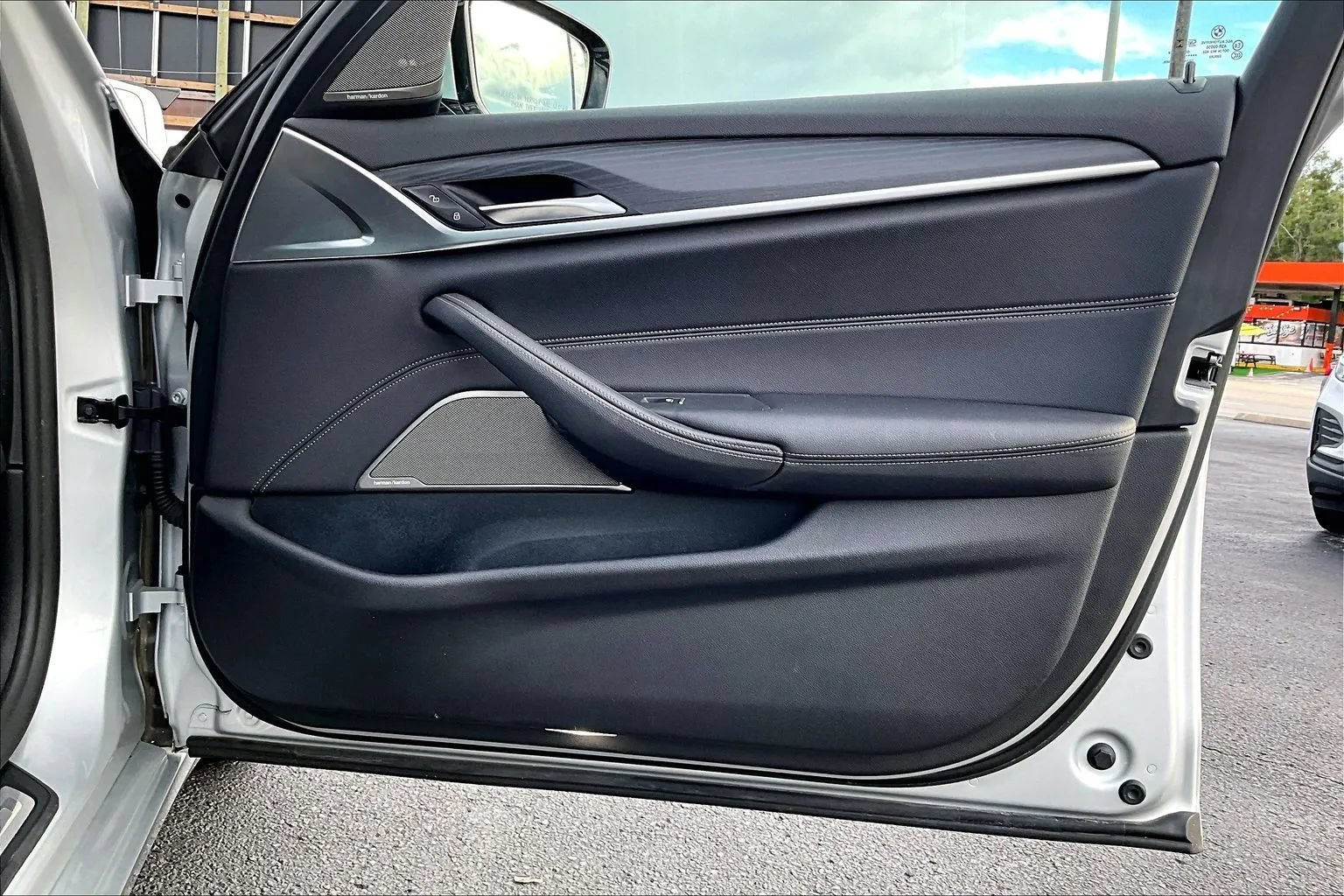 Used 2021 BMW 530i RWD image 19