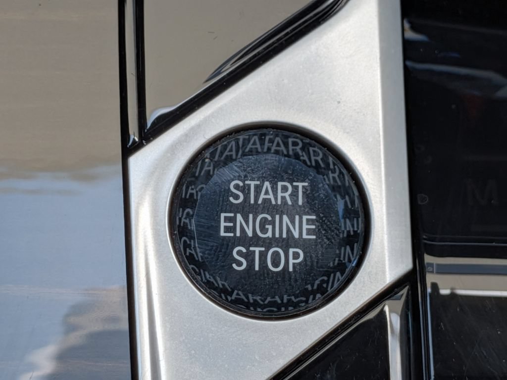 Used 2025 BMW X7 M60i AWD/4WD image 32