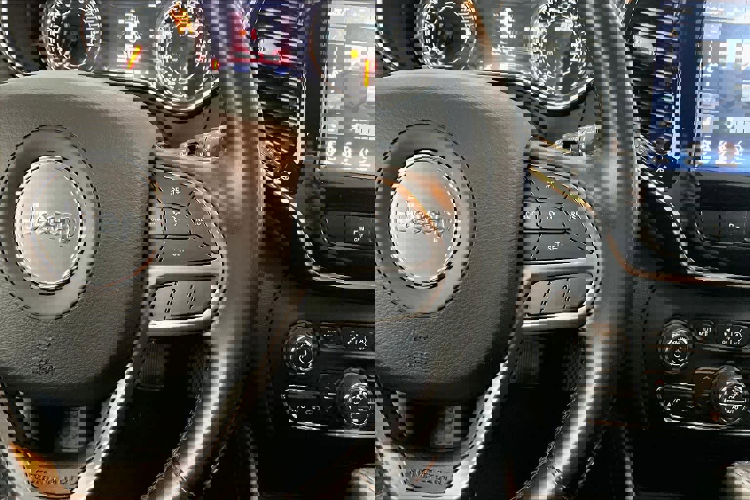 Used 2020 Jeep Cherokee Limited image 22