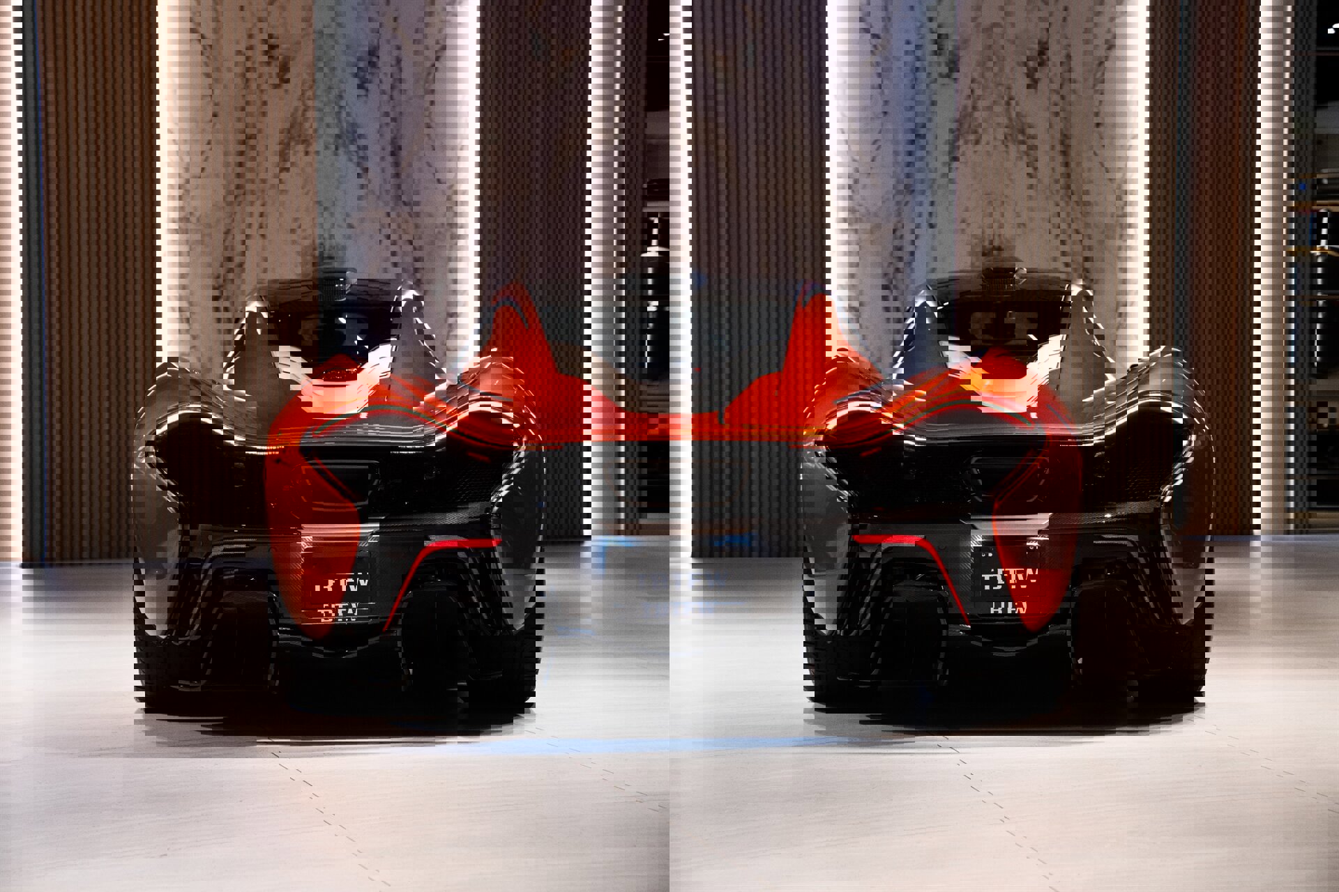 Used 2014 McLaren P1 image 19