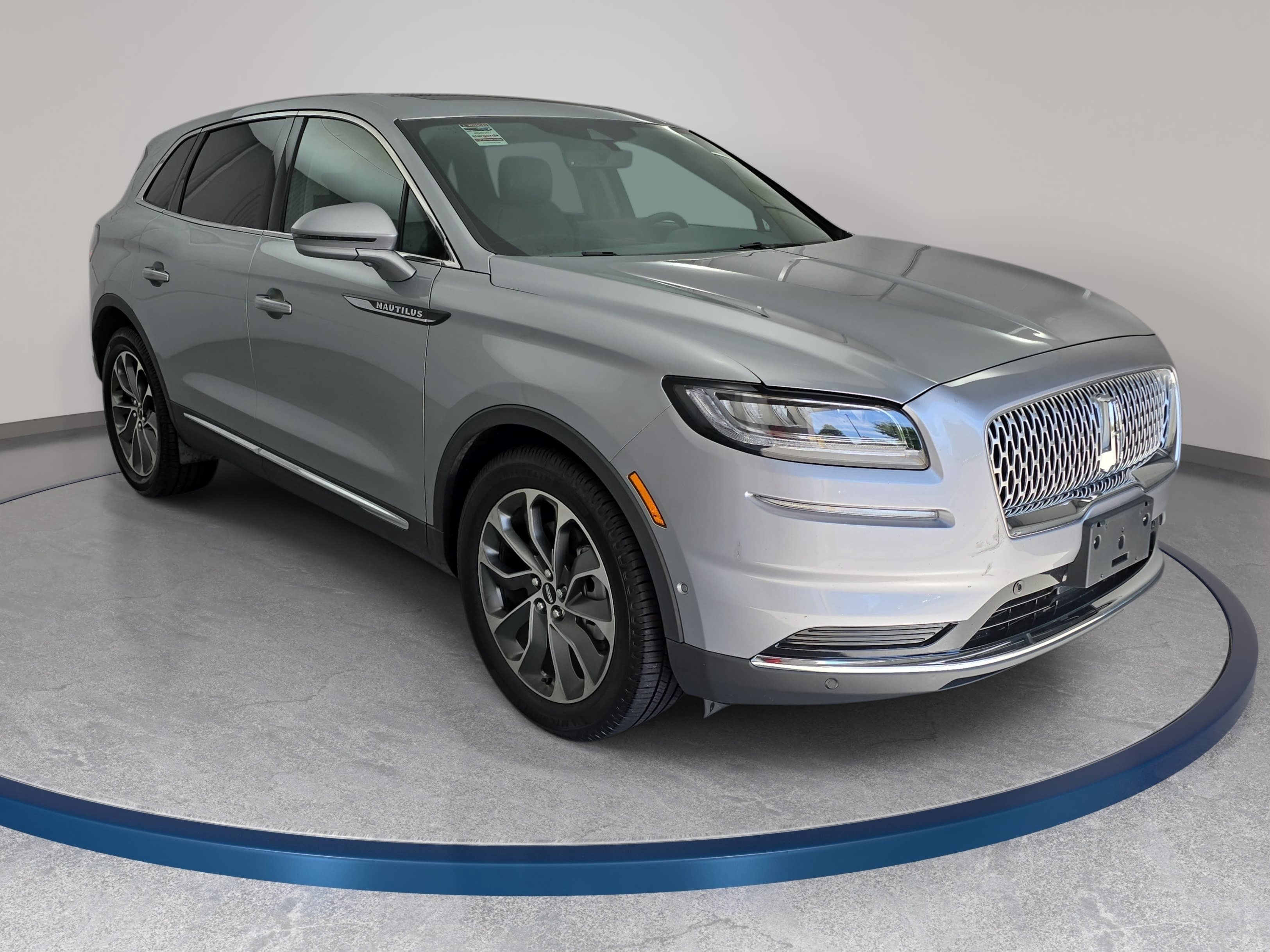 Used 2023 Lincoln Nautilus Reserve w/ Equipment Group 201A AWD/4WD image 3