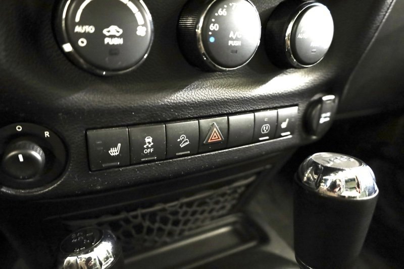 Used 2016 Jeep Wrangler Unlimited Sahara image 21