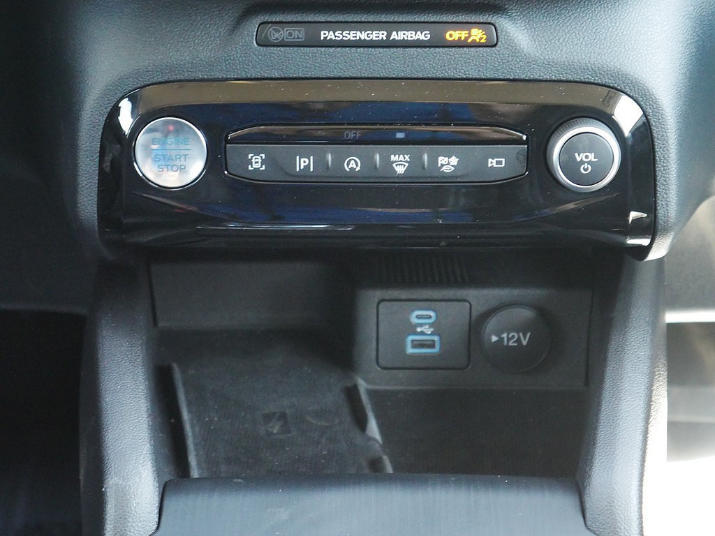 Used 2023 Ford Escape Platinum w/ Premium Technology Package AWD/4WD image 22