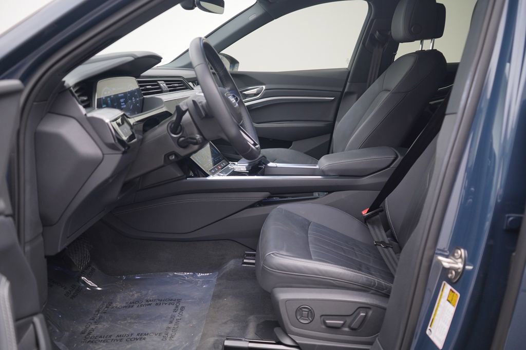 Used 2024 Audi Q8 e-tron Premium image 6