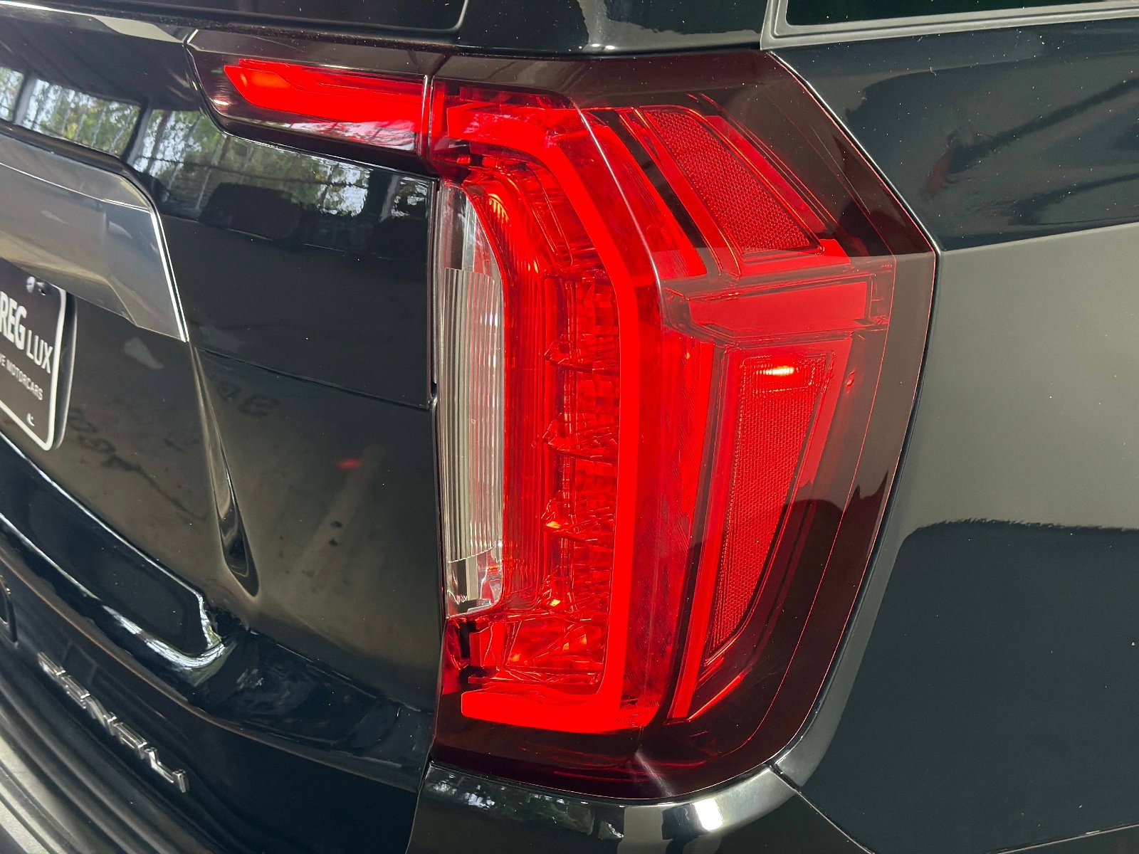 Used 2024 GMC Yukon Denali AWD/4WD image 17