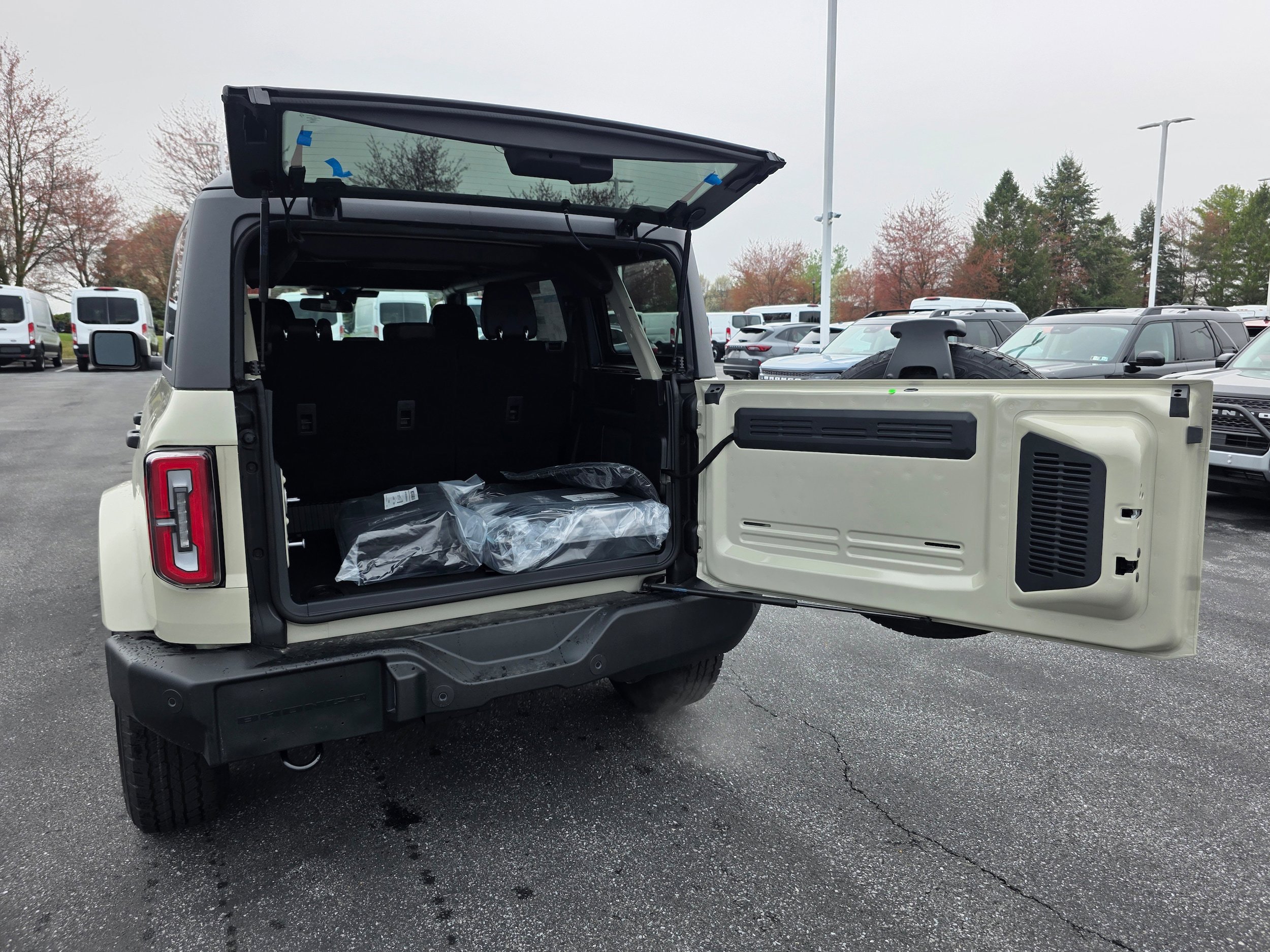 New 2026 Ford Bronco Outer Banks image 10