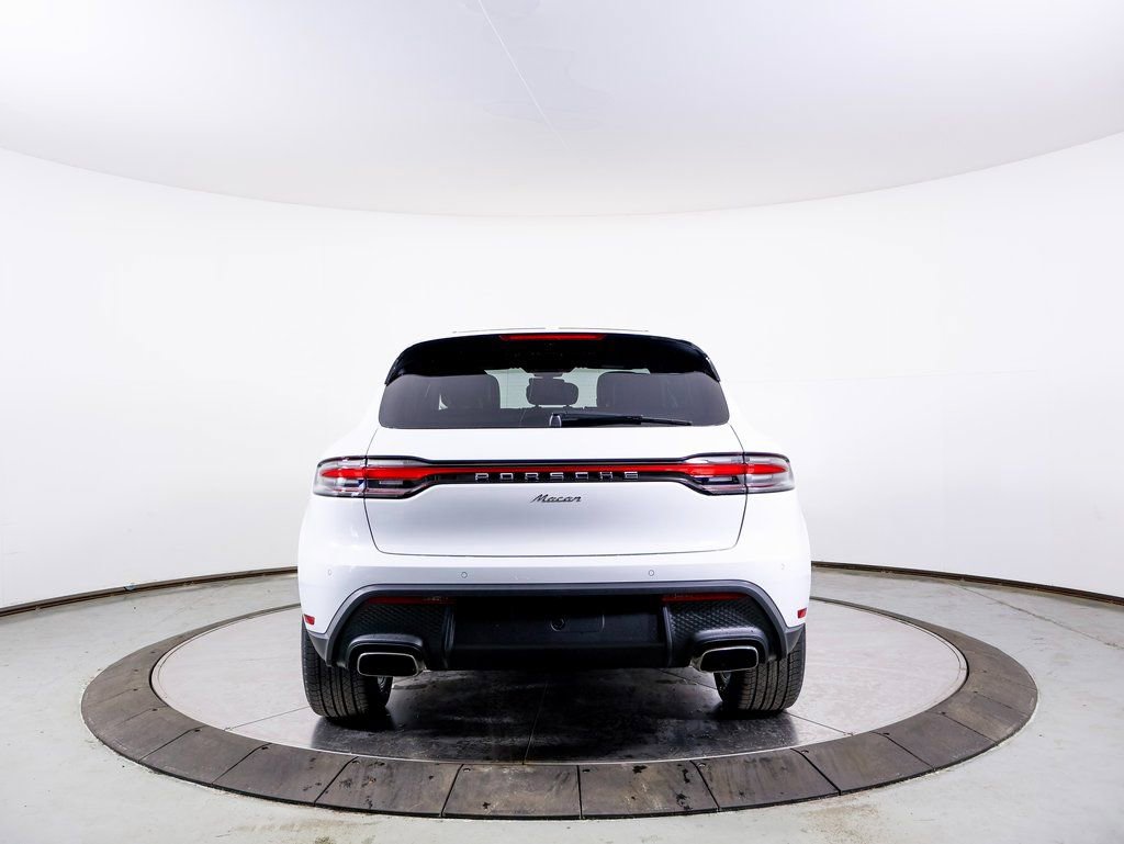 Certified 2025 Porsche Macan image 30