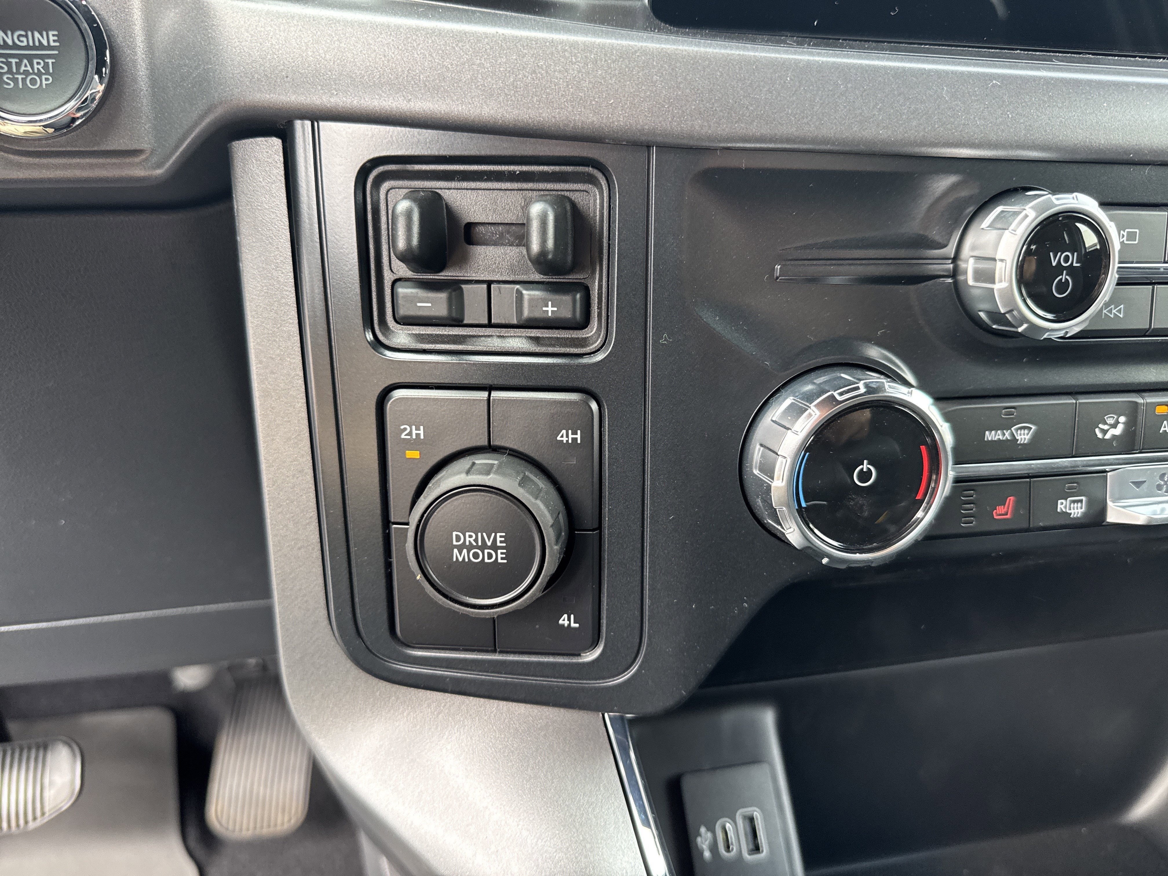 New 2025 Ford F150 XLT image 34