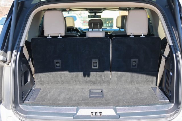 Used 2024 Ford Expedition Limited image 9