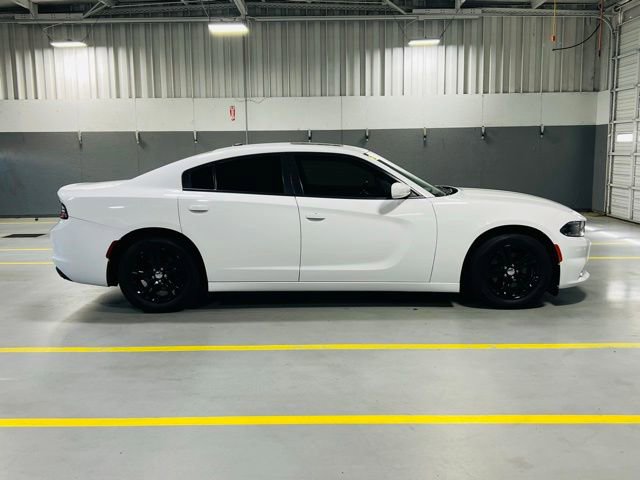 Used 2020 Dodge Charger SXT w/ Leather Interior Group RWD image 16
