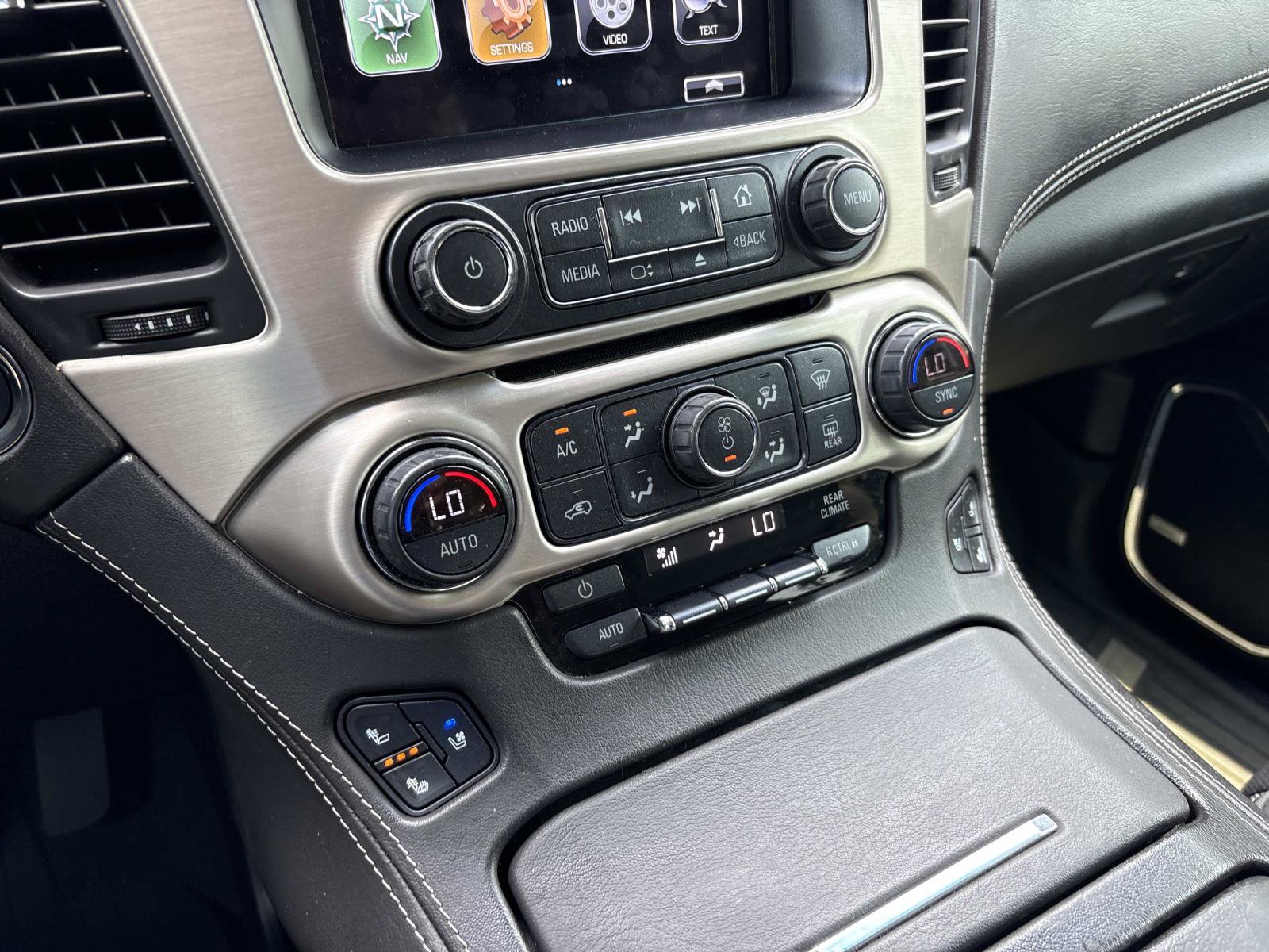 Used 2019 GMC Yukon Denali w/ Denali Ultimate Package AWD/4WD image 28