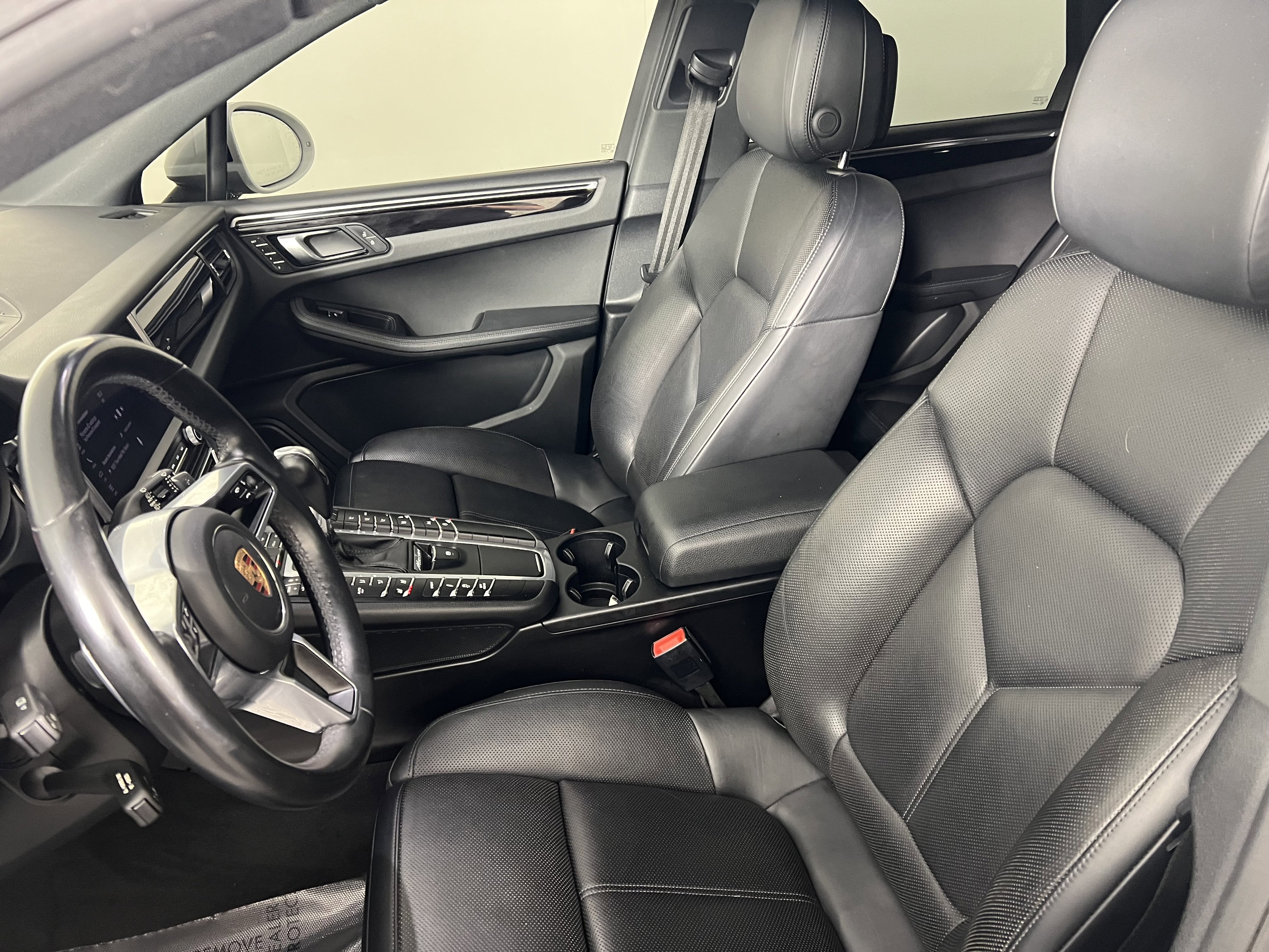 Used 2020 Porsche Macan S image 16