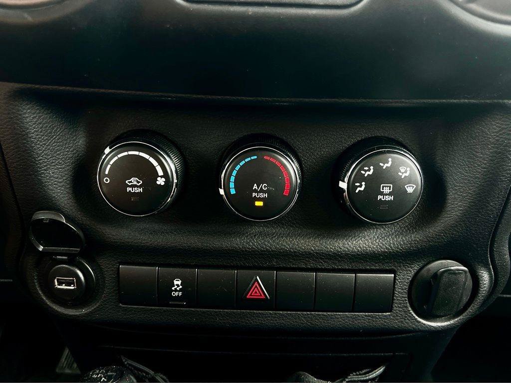 Used 2012 Jeep Wrangler Sport AWD/4WD image 16