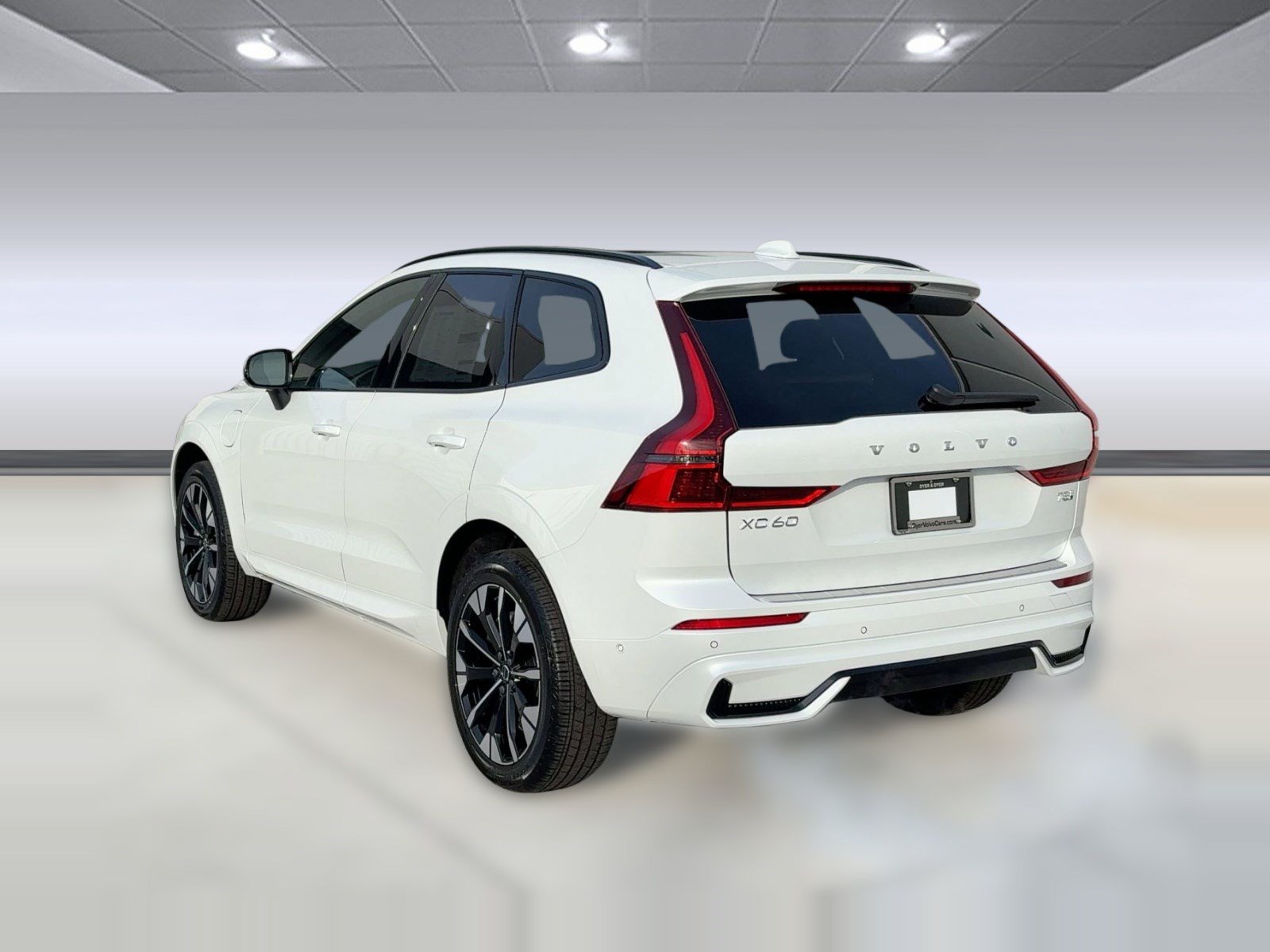 New 2026 Volvo XC60 T8 Plus w/ Protection Package Premier AWD/4WD image 3