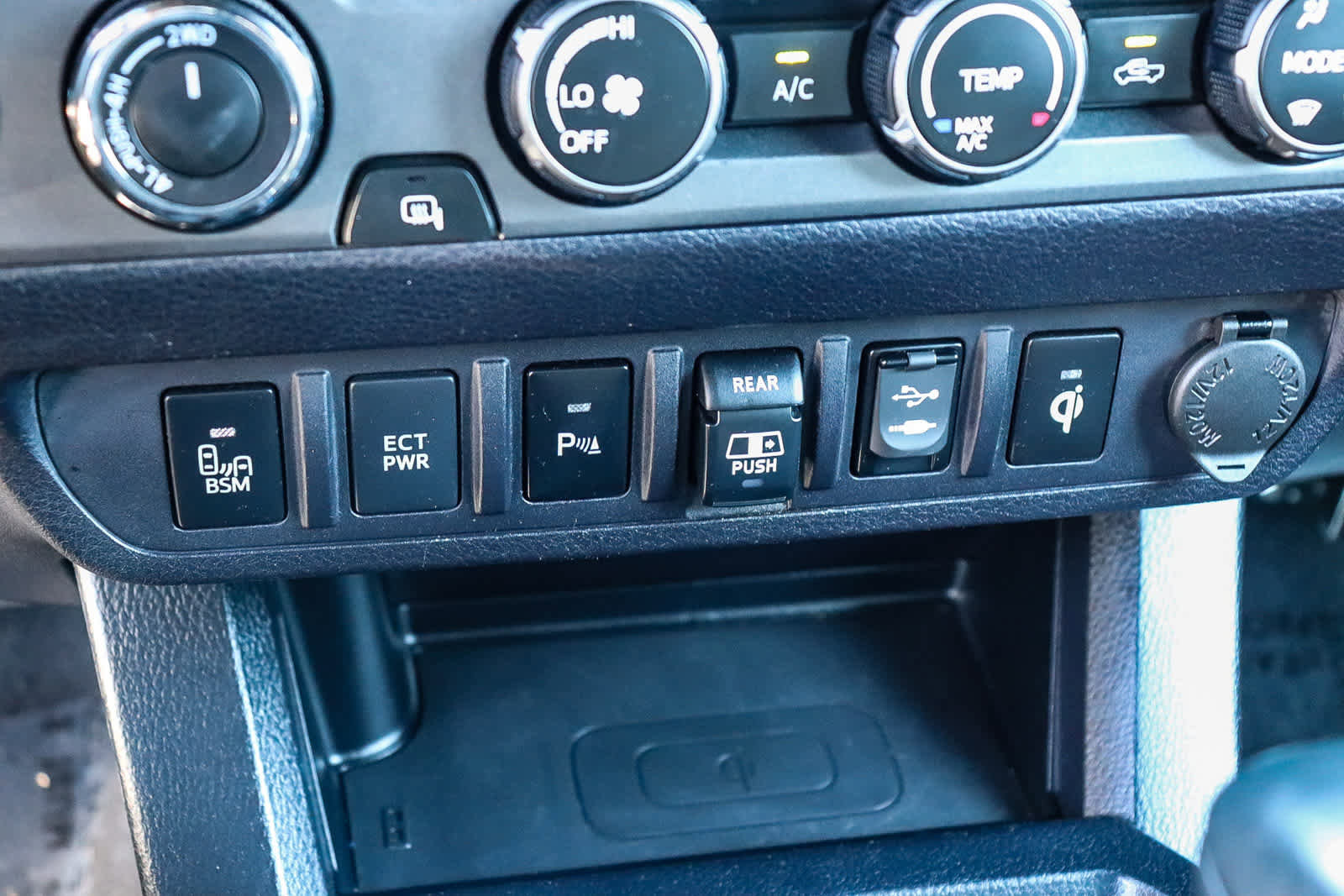 Used 2019 Toyota Tacoma TRD Off-Road w/ Technology Package image 23