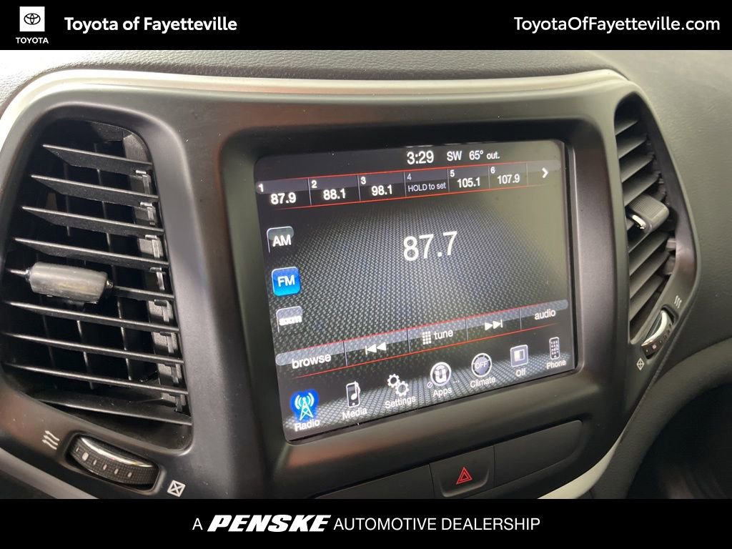 Used 2017 Jeep Cherokee Trailhawk image 29