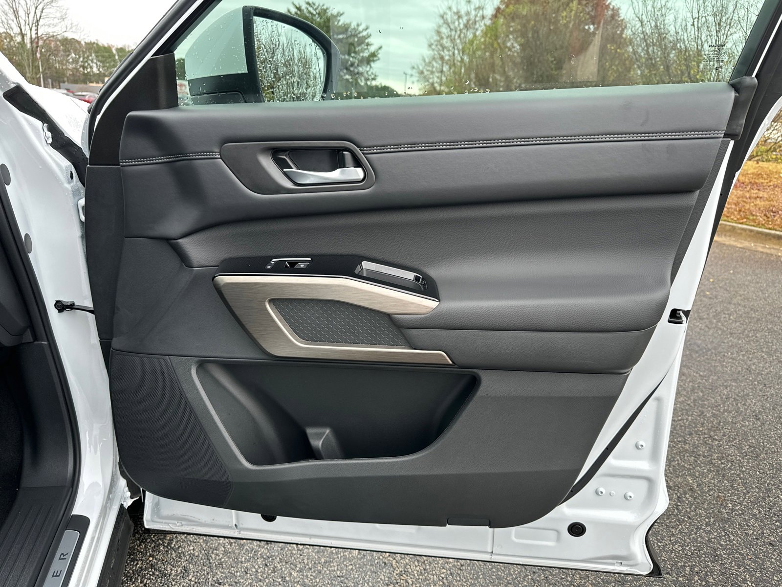 New 2025 Nissan Pathfinder Platinum image 14