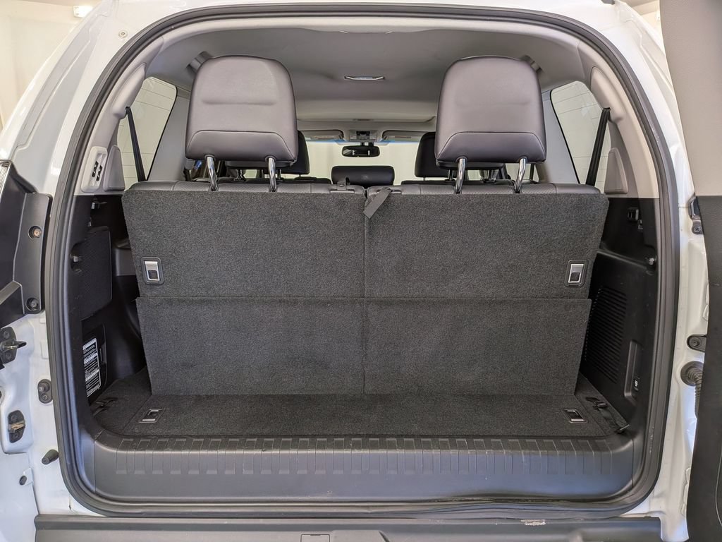 Used 2018 Lexus GX 460 Luxury w/ Preferred Accessory Package AWD/4WD image 32