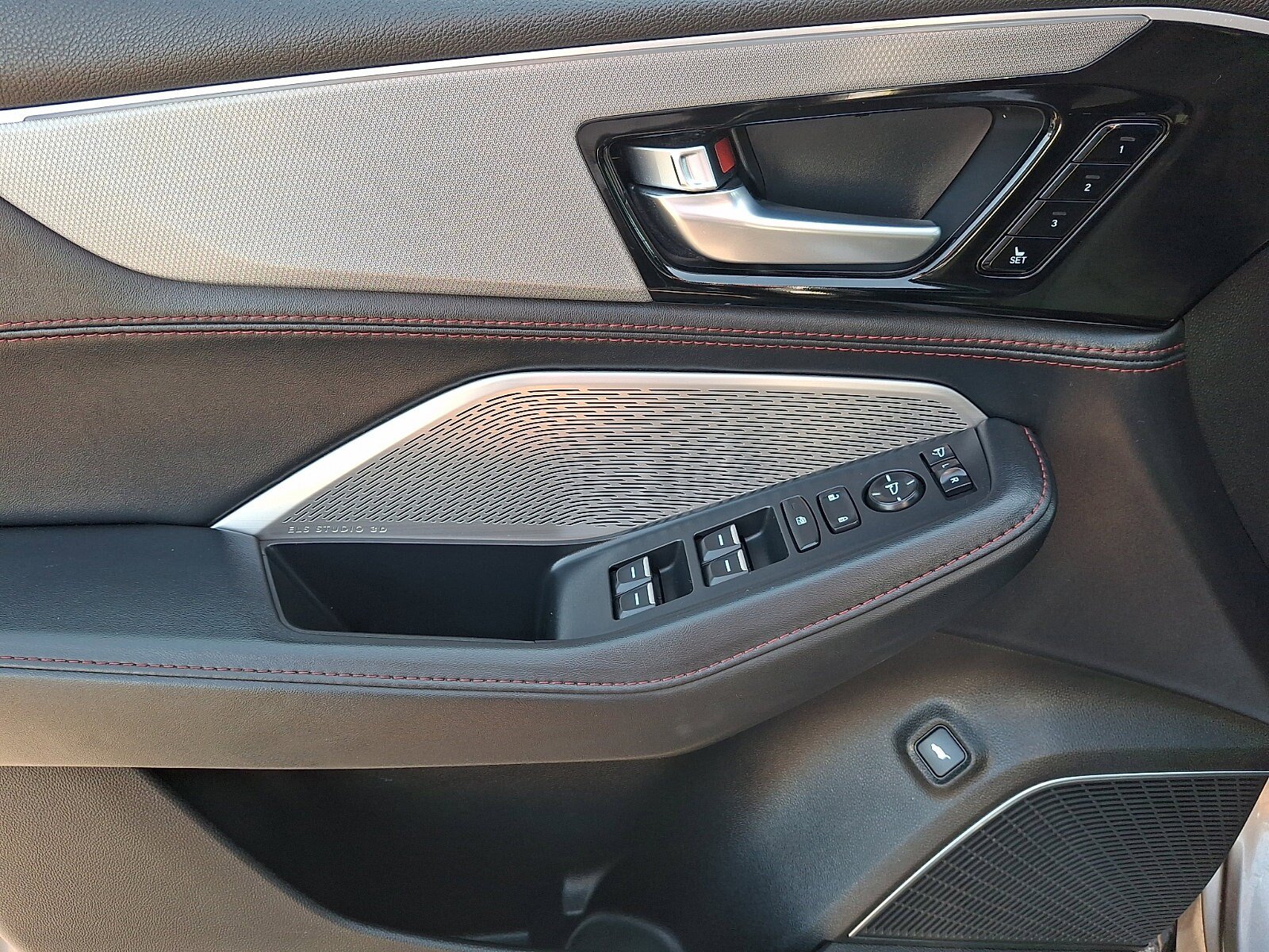 Used 2023 Acura MDX A-Spec AWD/4WD image 12