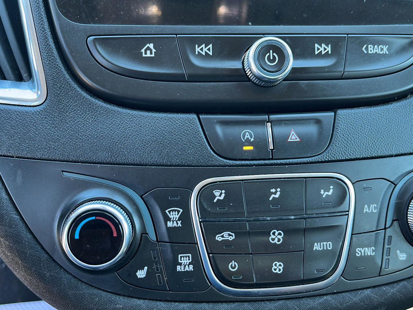 Used 2021 Chevrolet Malibu LT image 17