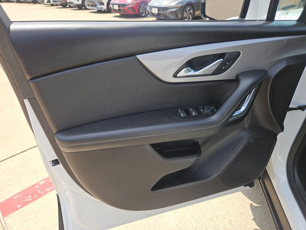 Used 2025 Chevrolet Blazer LT FWD image 14