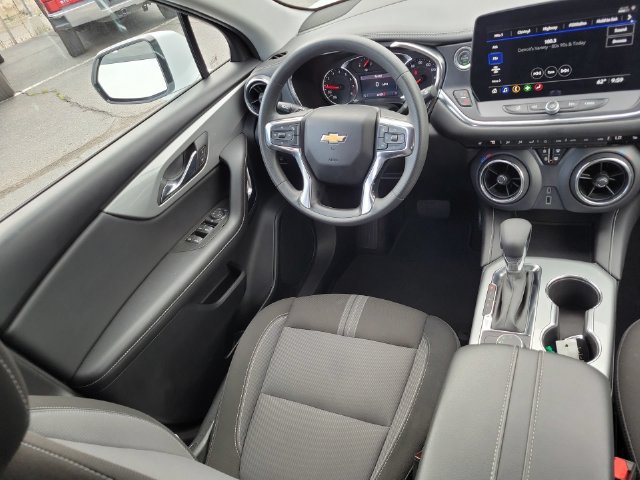 Certified 2025 Chevrolet Blazer LT FWD image 15
