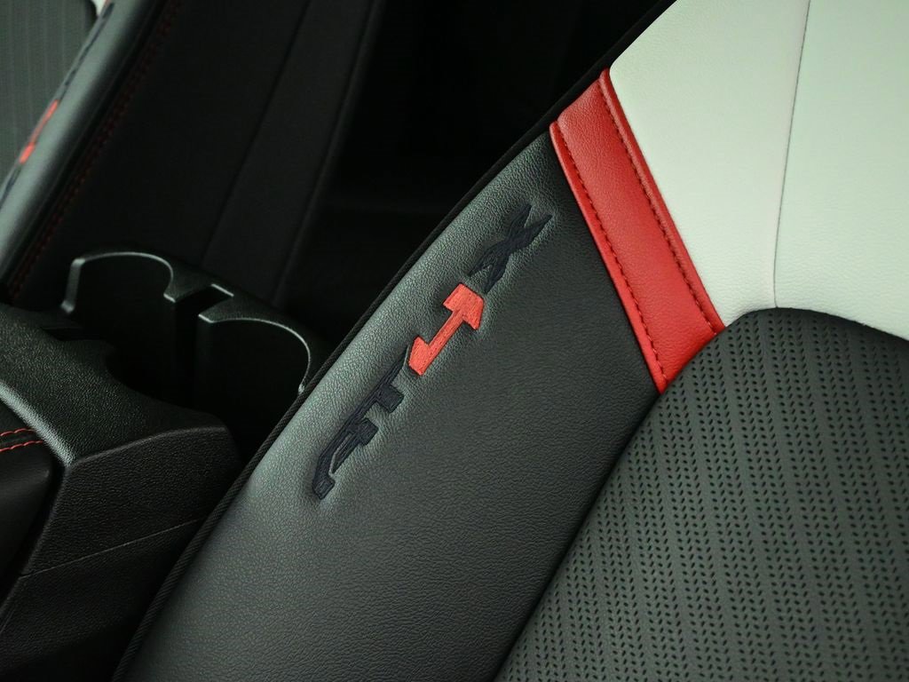 Used 2024 GMC Canyon AT4X image 28