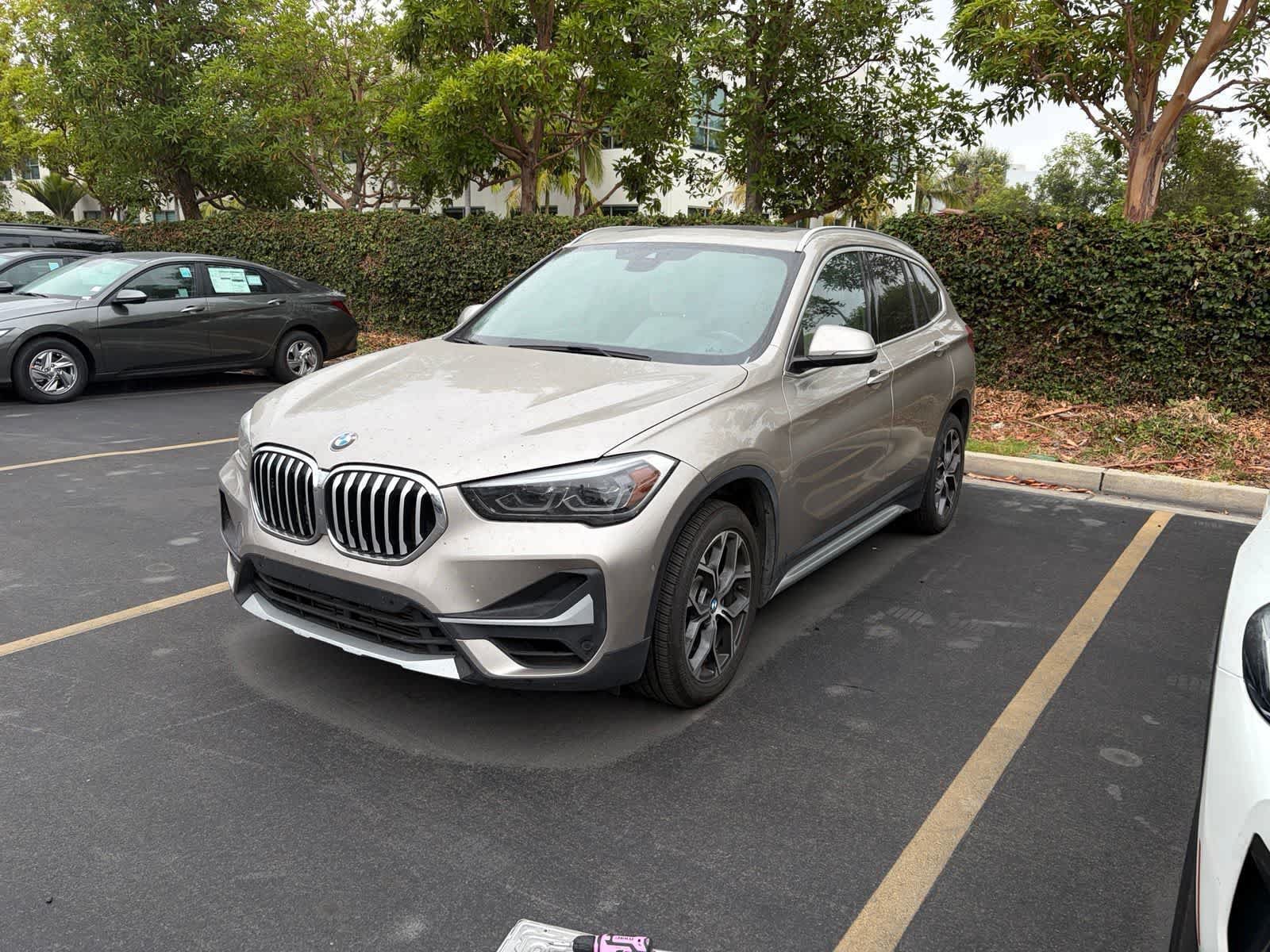 Used 2022 BMW X1 sDrive28i w/ Premium Package FWD image 1