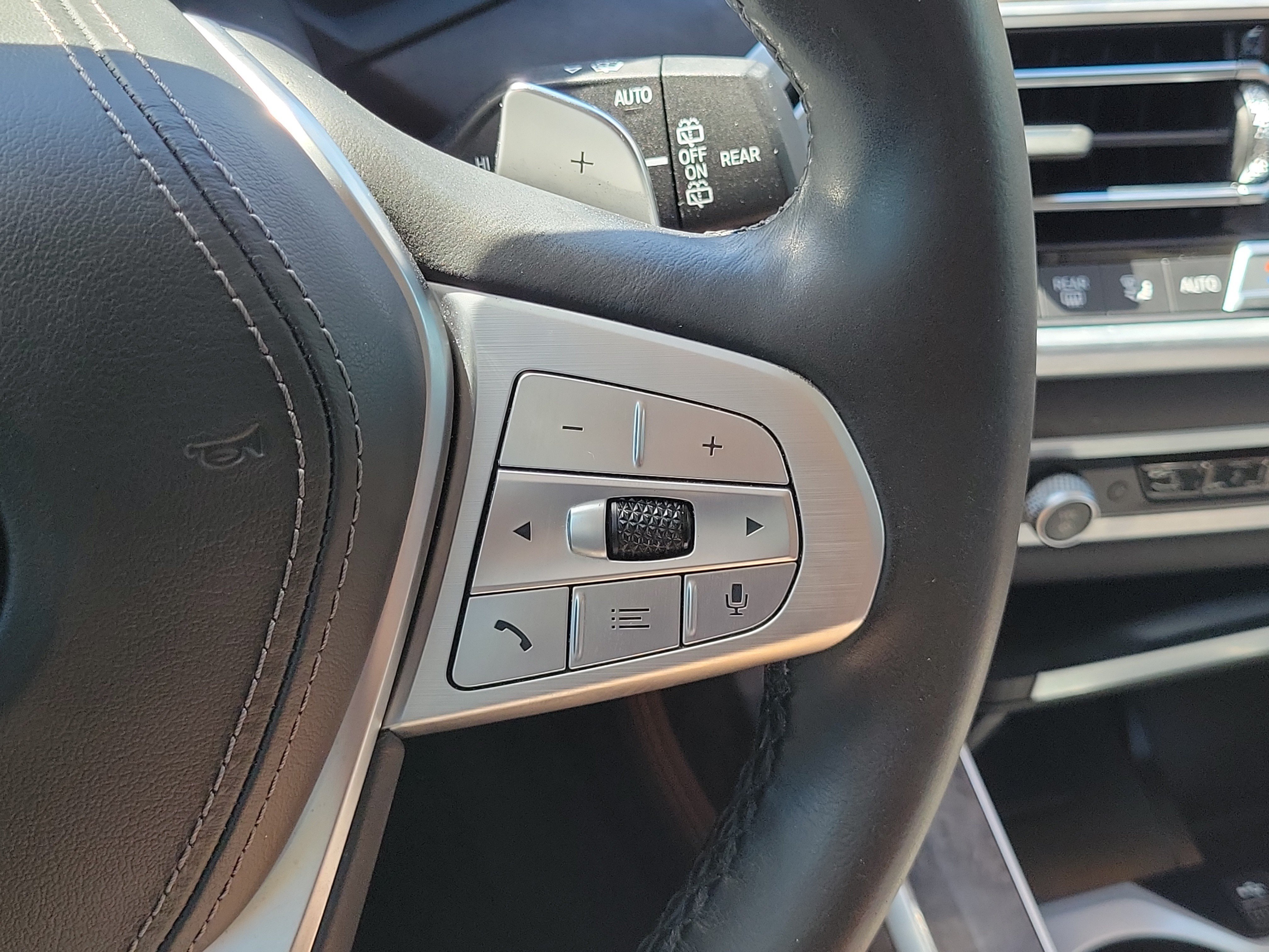 Used 2020 BMW X7 xDrive40i w/ Premium Package AWD/4WD image 25