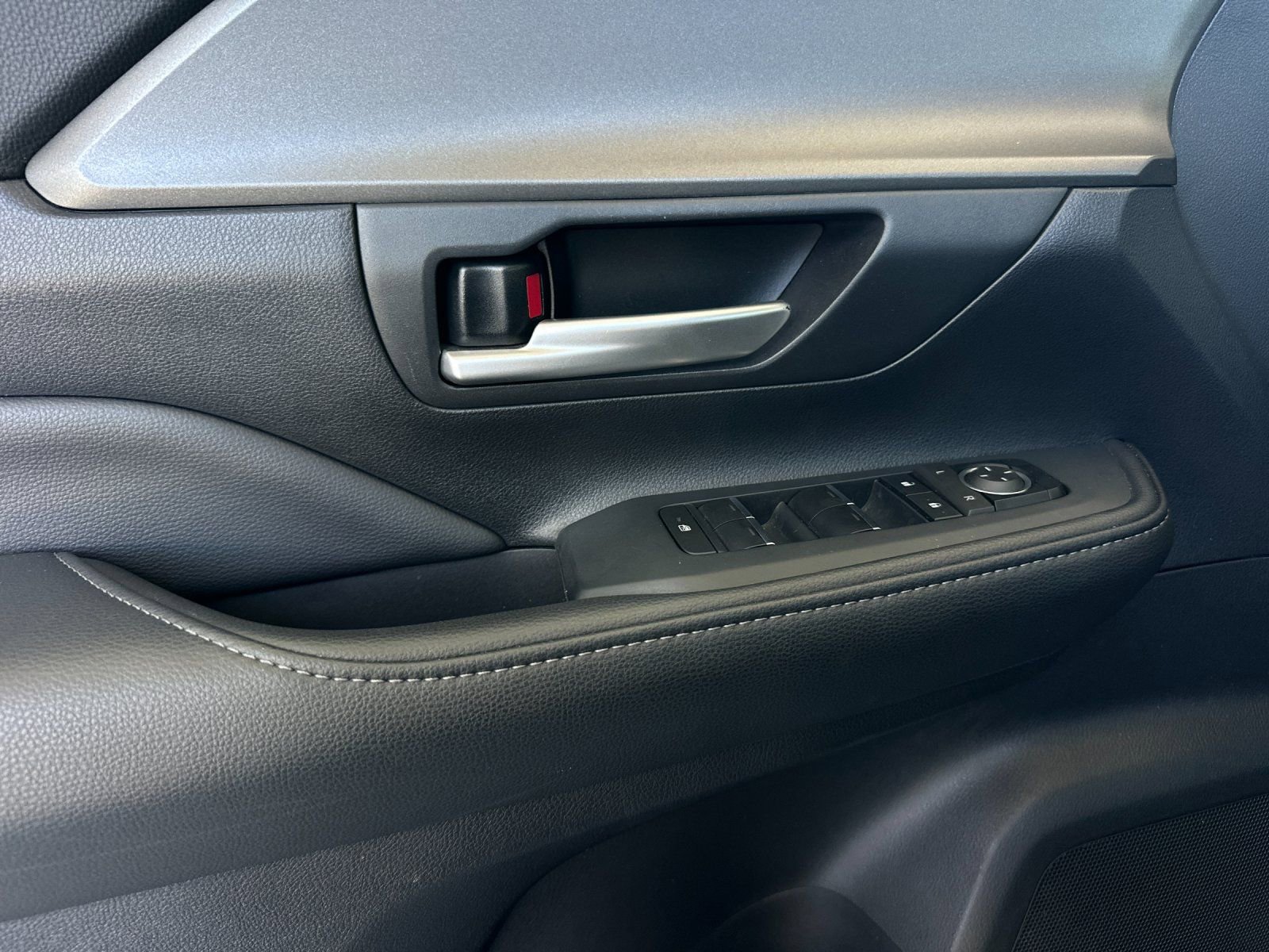 Used 2025 Toyota Grand Highlander FWD image 10