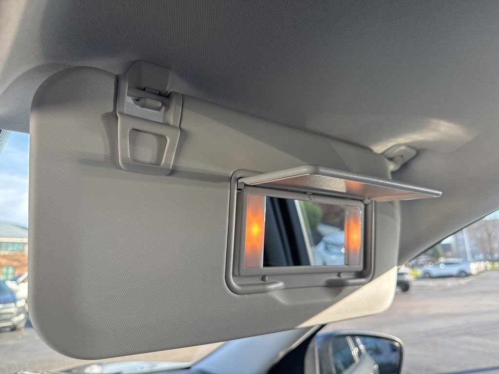 Used 2025 Ford Escape SE image 37