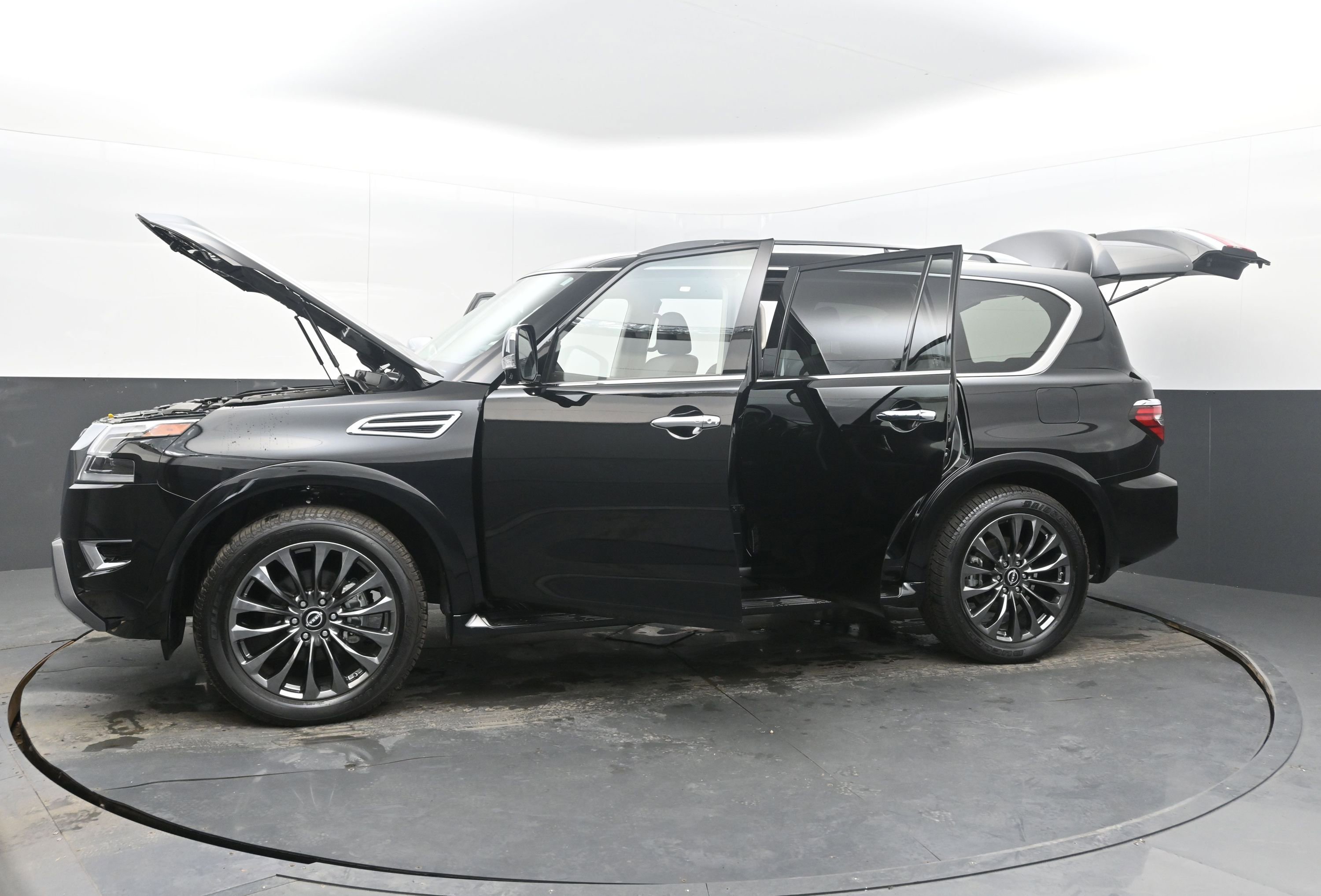 Used 2024 Nissan Armada Platinum image 39