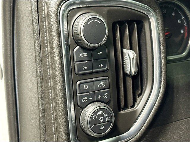 Used 2019 Chevrolet Silverado 1500 High Country image 12