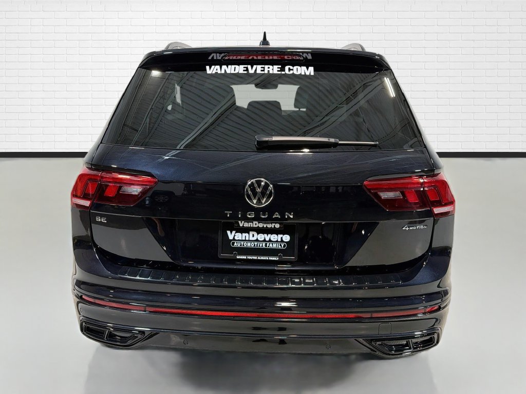 Used 2024 Volkswagen Tiguan SE R-Line AWD/4WD image 8