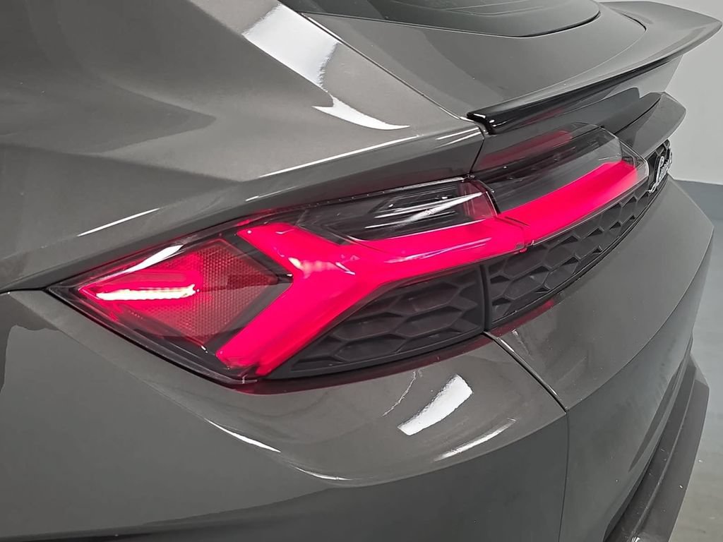 Used 2025 Lamborghini Urus SE AWD/4WD image 29
