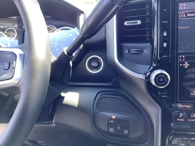 Used 2025 RAM 2500 Big Horn AWD/4WD image 16
